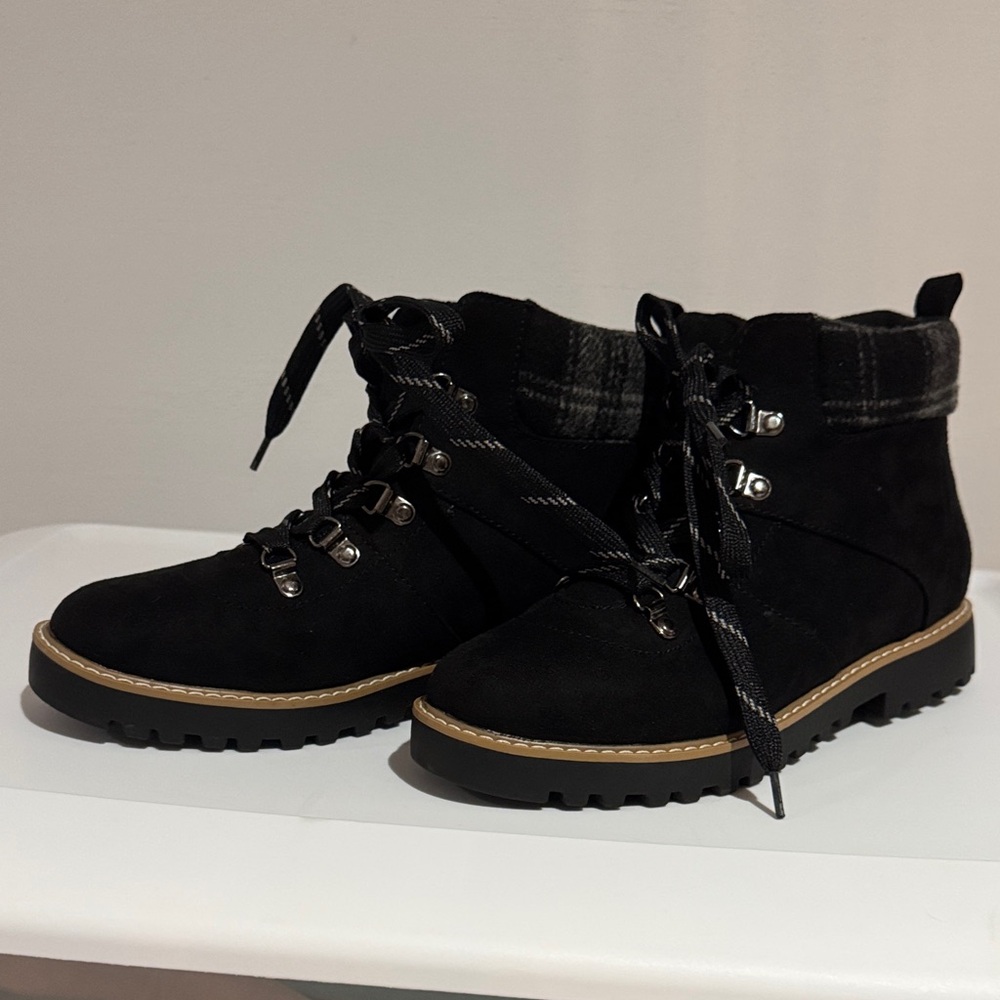 Sonoma Black Lace Up Women's Boots